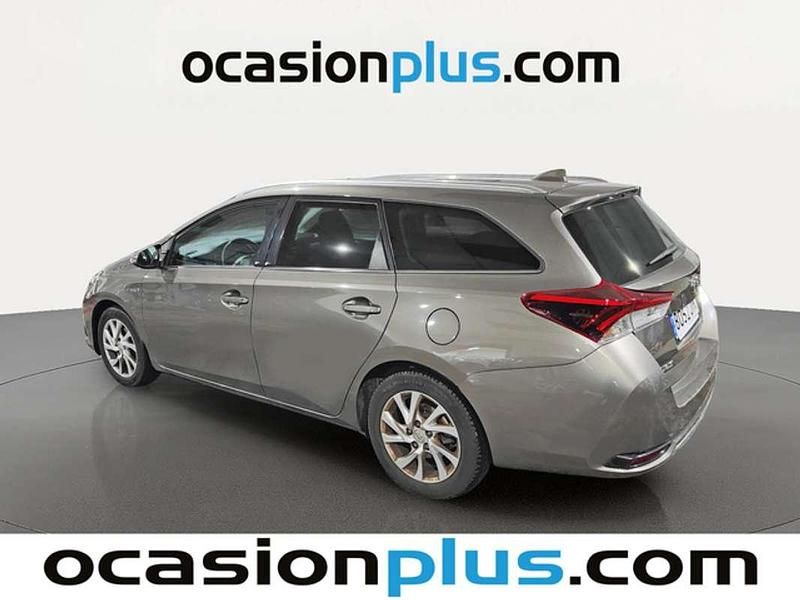 Usado Toyota Auris Touring Sports Active 136 CV (100 kW) 2017 Gris Familiar