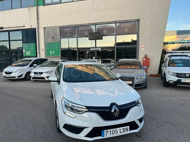 Usado Renault Mégane Business 95 CV (69 kW) 2019 Blanco Berlina