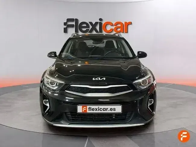 Usado Kia Stonic 100 CV (73 kW) 2021 Negro SUV