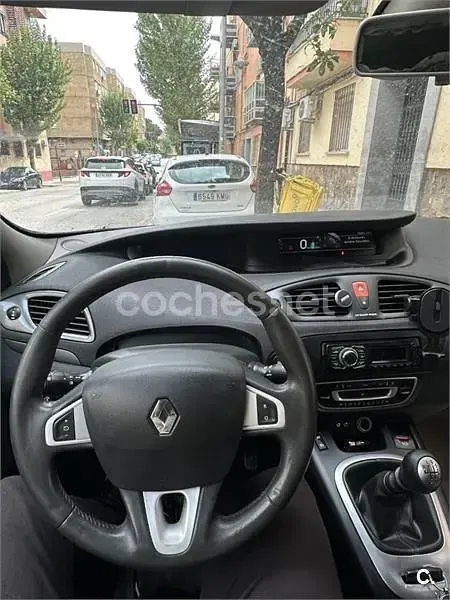 Usado Renault Scenic E-Tech 95 CV (69 kW) 2011 Negro Monovolumen