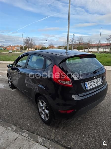 Usado Ford Fiesta Titanium 70 CV (51 kW) 2012 Negro Utilitario