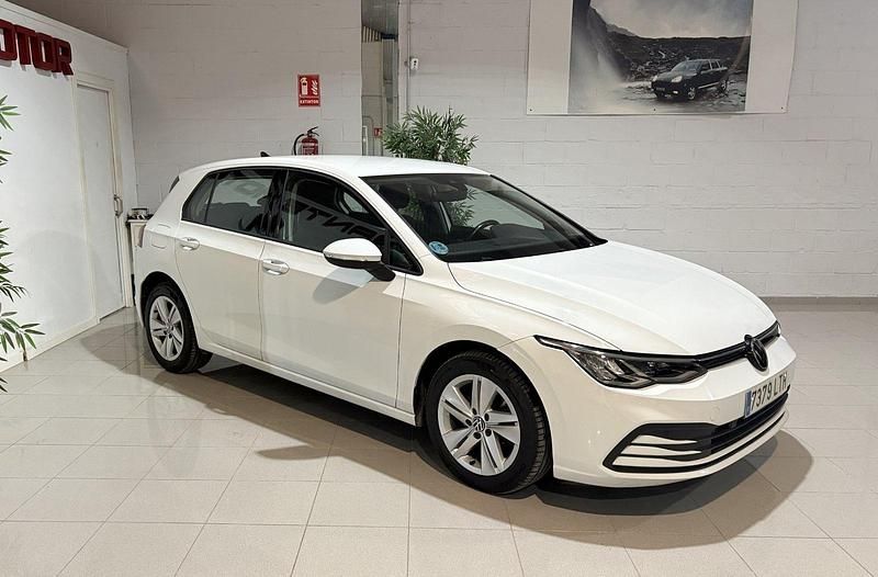 Usado VW Golf VIII 110 CV (80 kW) 2021 Blanco Utilitario