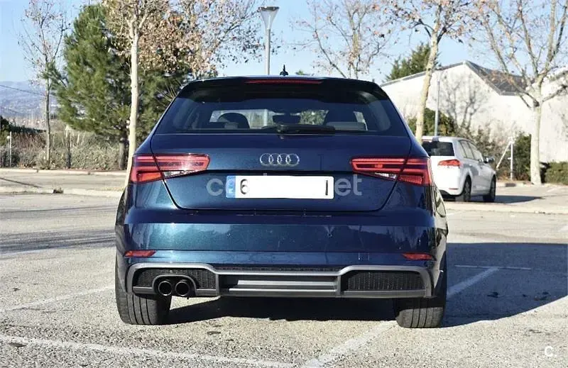 Usado Audi A3 S-Line 150 CV (110 kW) 2017 Azul Berlina