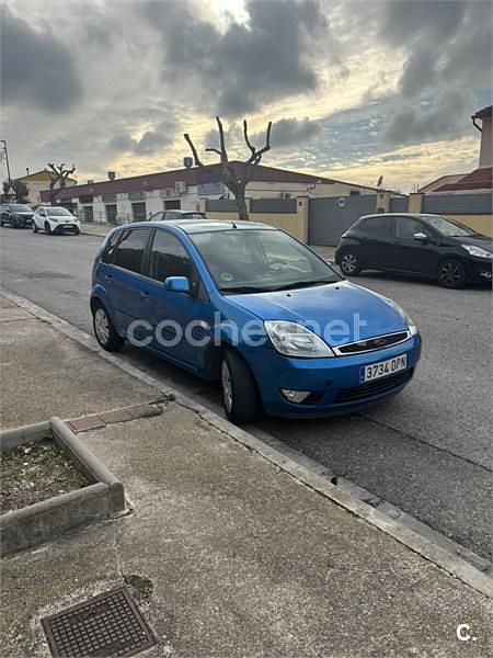 Azul Usado 2005 Ford Fiesta Trend Utilitario | 3500 € (Precio justo) - Imagen 1/4