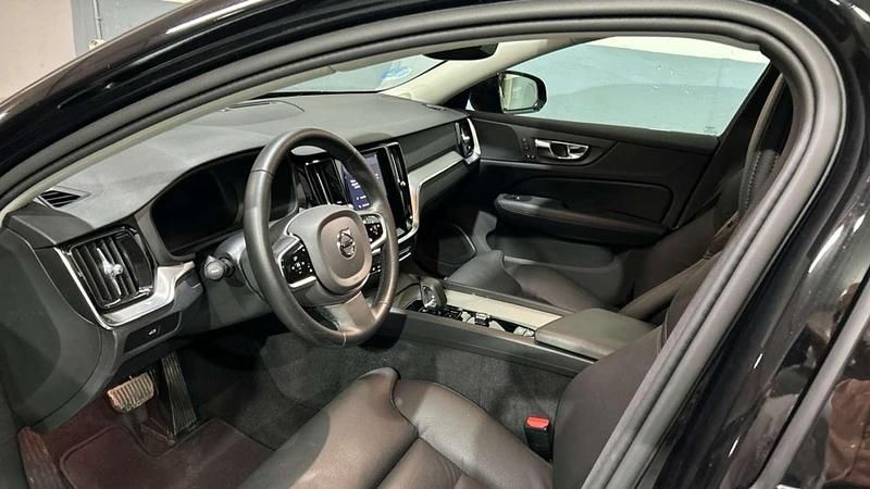 Usado Volvo V60 Plus 197 CV (144 kW) 2025 Negro Familiar