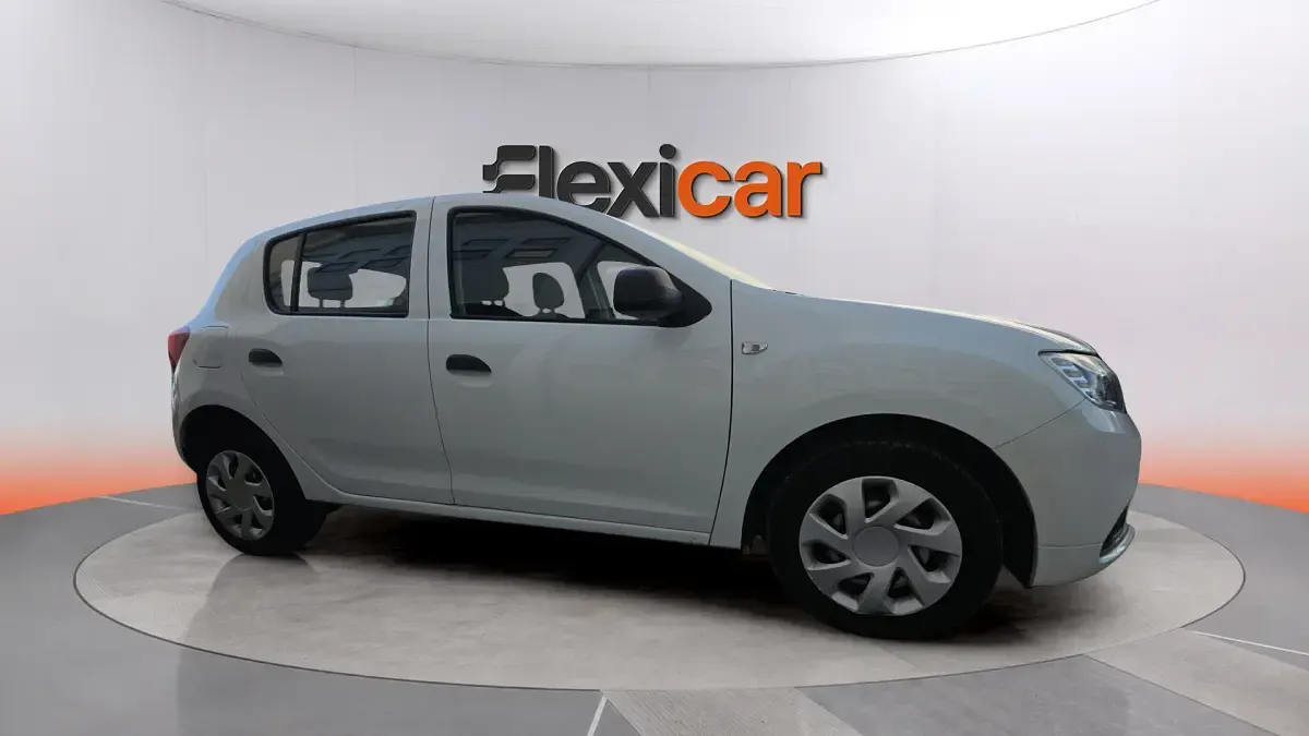 Usado Dacia Sandero Ambiance 73 CV (53 kW) 2017 Blanco Berlina