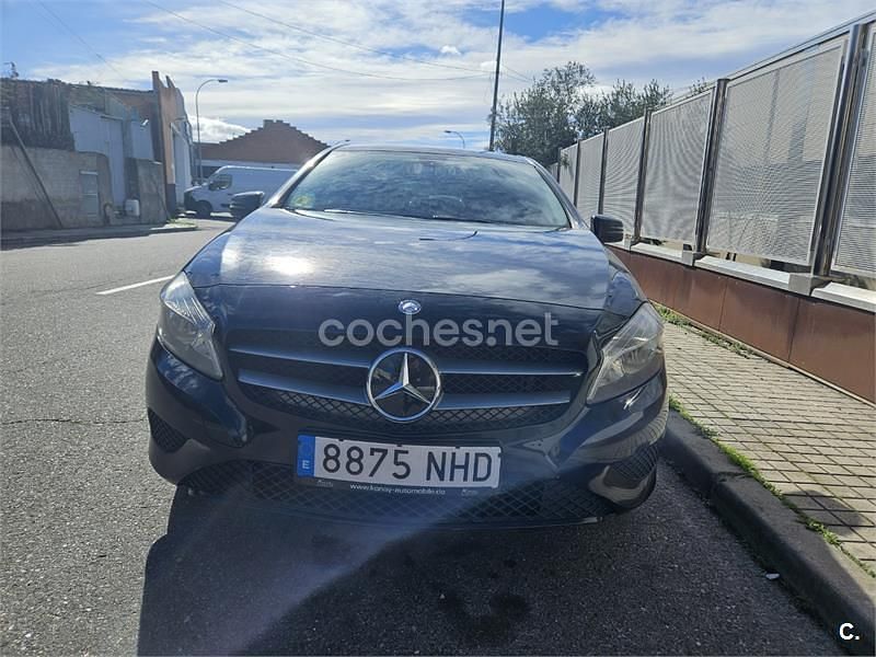 Usado Mercedes A180 Style 109 CV (80 kW) 2013 Negro Berlina