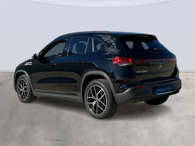 Nuevo Mercedes EQA250+ 139 kW (190 CV) 2025 Negro noche SUV