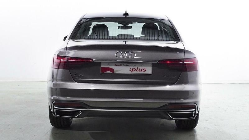 Usado Audi A4 Advanced Plus 136 CV (100 kW) 2022 Gris Berlina