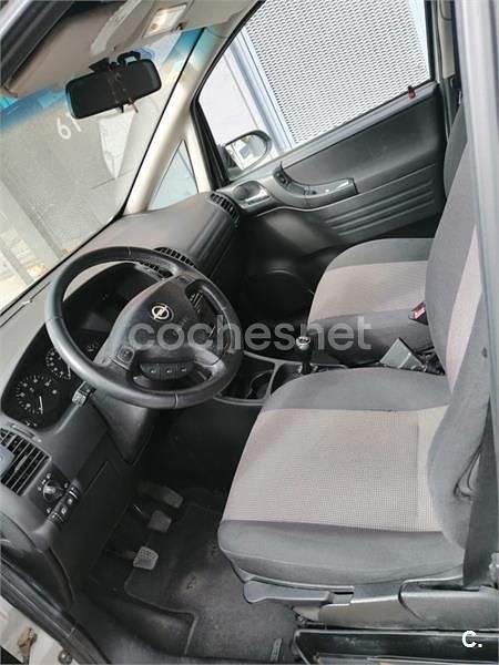 Usado Opel Zafira 125 CV (91 kW) 2005 Gris / plata Monovolumen