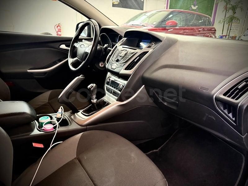 Usado Ford Focus Trend 115 CV (84 kW) 2014 Negro Berlina