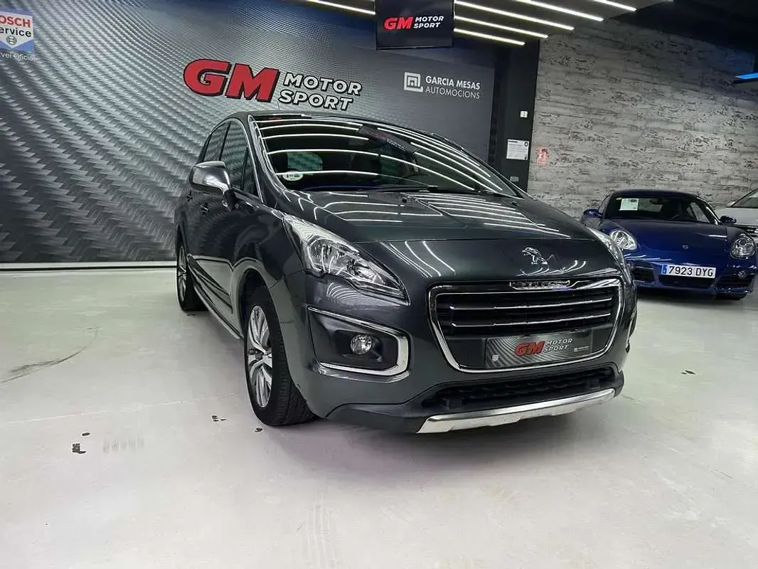 Usado Peugeot 3008 Style 114 CV (83 kW) 2014 Gris Familiar