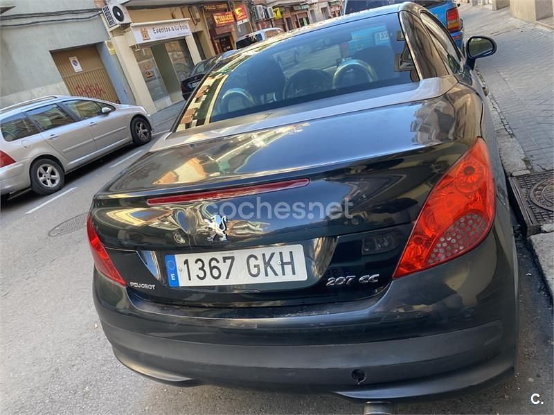 Usado Peugeot 207 CC 120 CV (88 kW) 2008 Negro Descapotable