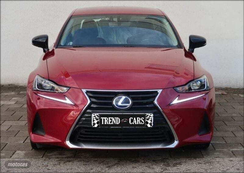 Rojo Usado 2018 Lexus IS300h Sport Line Berlina | 25.290 € (Un poco caro) - Imagen 1/4