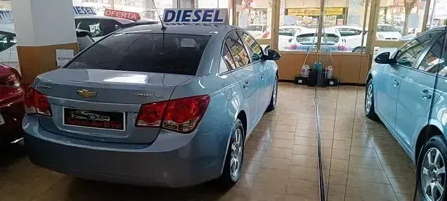 Usado Chevrolet Cruze LS 125 CV (91 kW) 2010 Azul Berlina