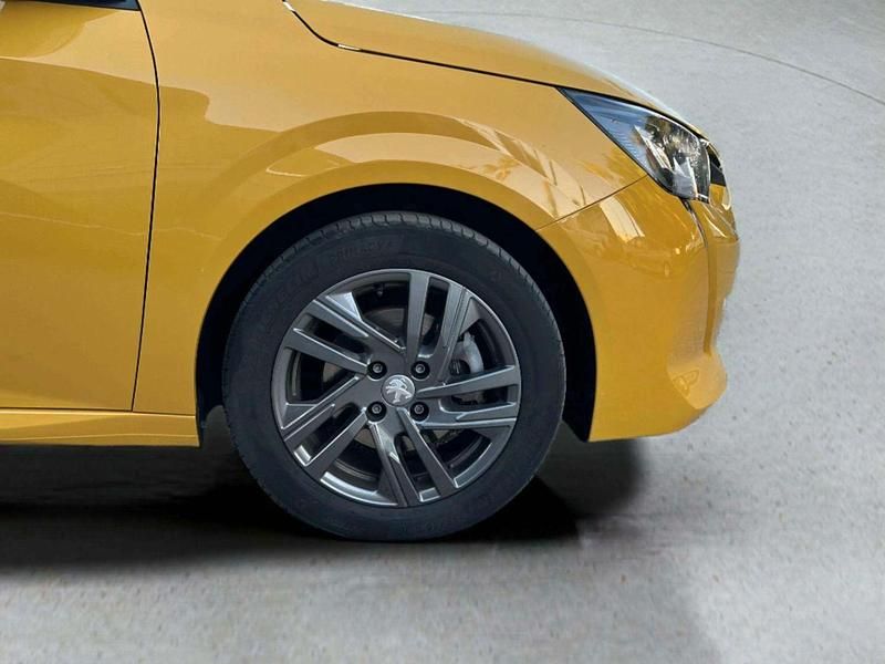 Usado Peugeot 208 Active 75 CV (55 kW) 2021 Amarillo Utilitario