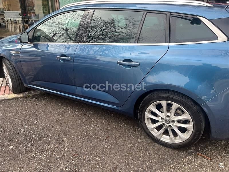 Usado Renault Mégane GrandTour Intens 130 CV (95 kW) 2017 Azul Familiar