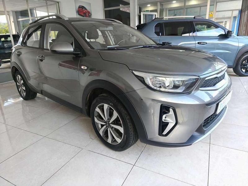 Usado Kia Stonic Plus 84 CV (61 kW) 2023 Gris SUV