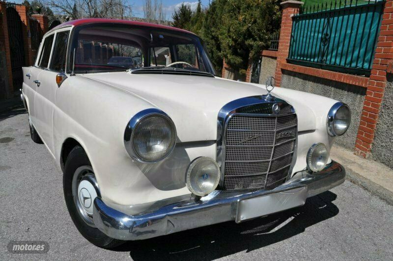 Usado Mercedes 200 54 CV (39 kW) 1972 Blanco Berlina