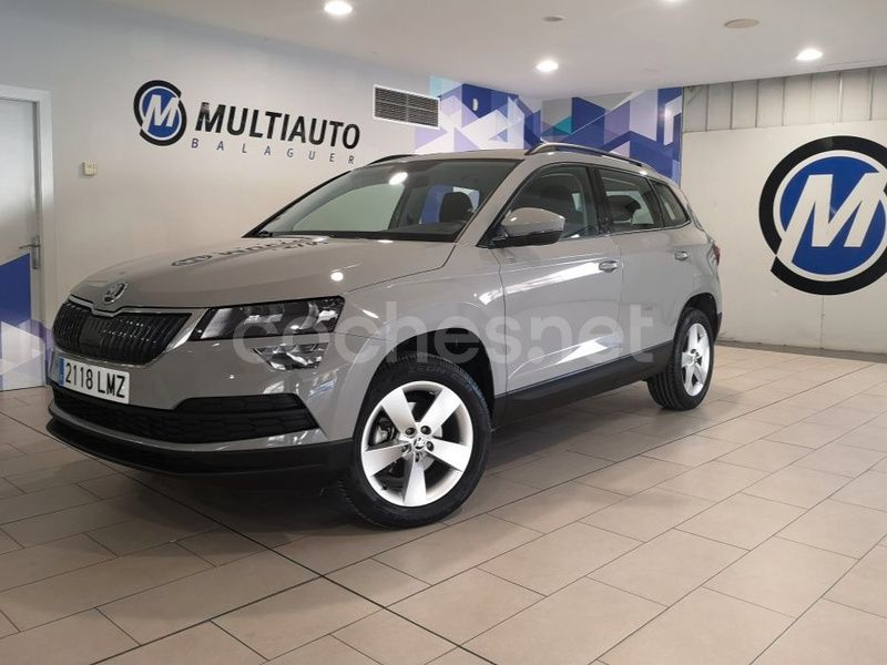 Gris / plata Usado 2021 Skoda Karoq Ambition SUV | 27.400 € - Imagen 1/4