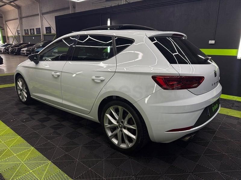 Usado Seat Leon FR 150 CV (110 kW) 2019 Blanco Berlina