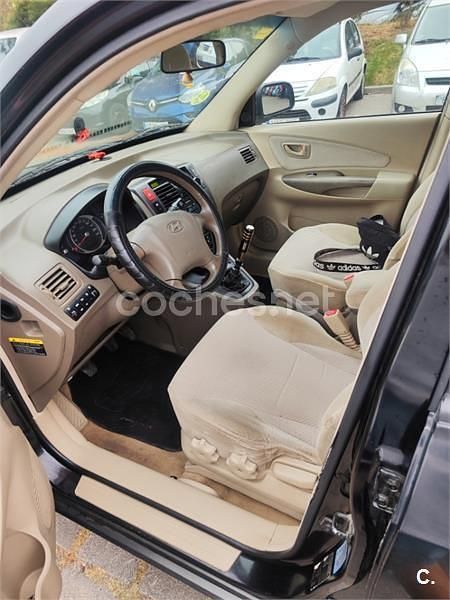 Usado Hyundai Tucson Comfort 140 CV (102 kW) 2006 Negro SUV