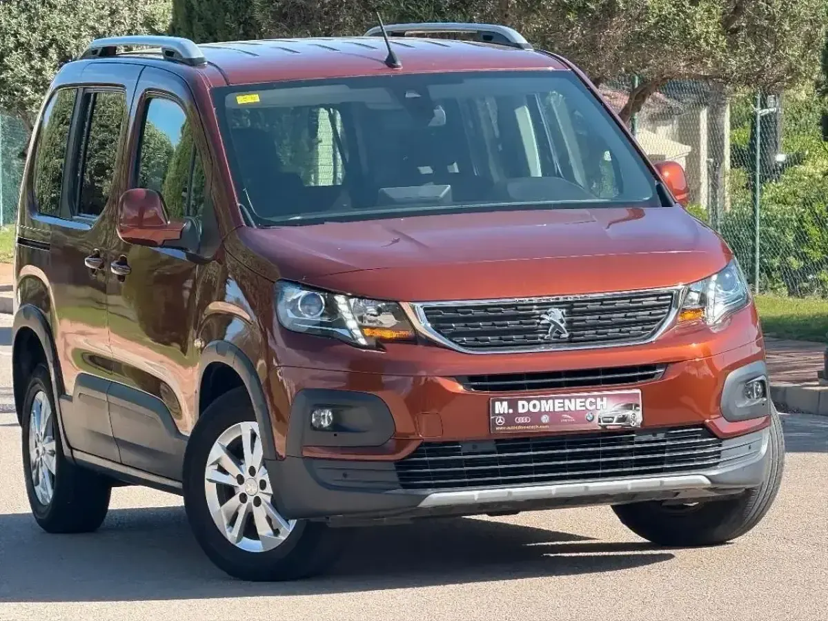 Usado Peugeot Rifter Allure 131 CV (96 kW) 2019 Marrón Monovolumen