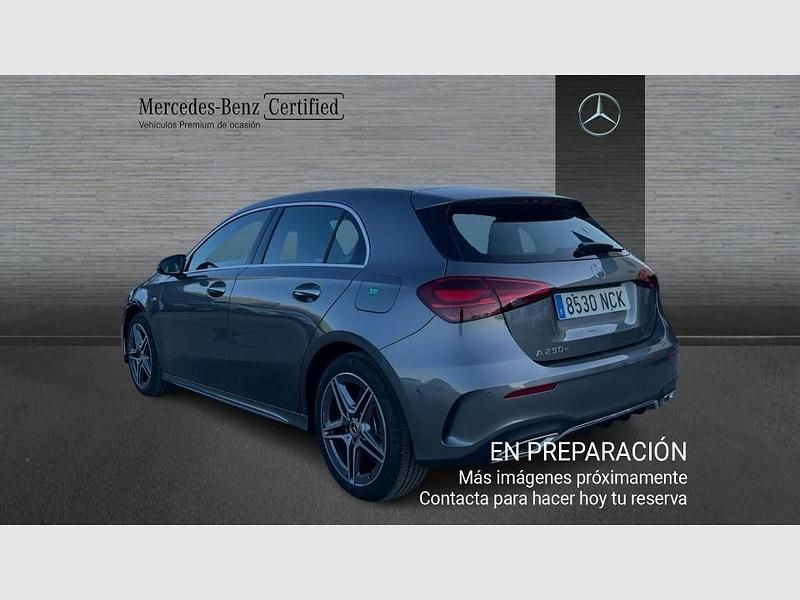 Usado Mercedes A250 218 CV (160 kW) 2025 Gris Berlina