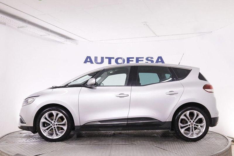 Usado Renault Scénic IV Business 120 CV (88 kW) 2019 Plata Monovolumen