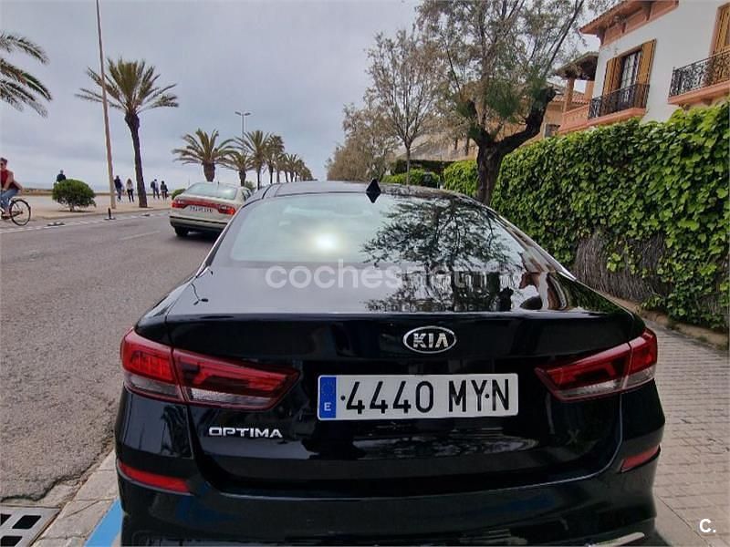 Usado Kia Optima GT-Line 180 CV (132 kW) 2019 Negro Berlina