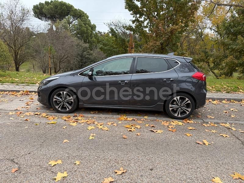 Usado Kia Ceed GT GT-Line 136 CV (100 kW) 2018 Gris / plata Berlina