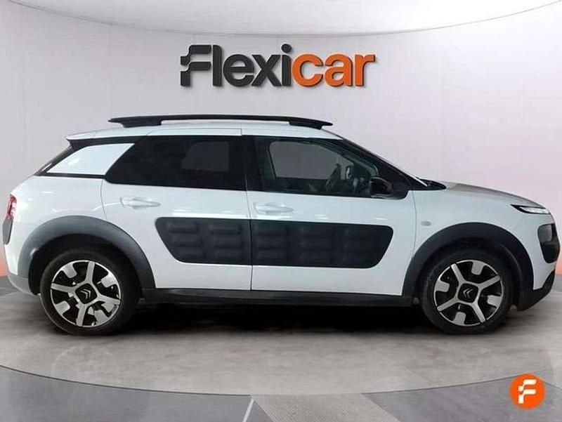 Usado Citroën C4 Cactus Feel 82 CV (60 kW) 2017 Blanco Utilitario