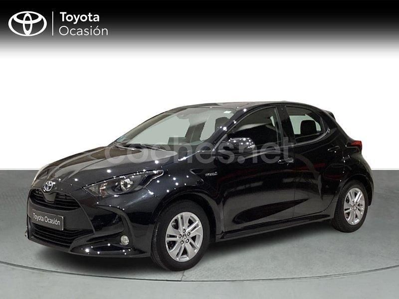 Usado Toyota Yaris Hybrid Active 116 CV (85 kW) 2021 Negro