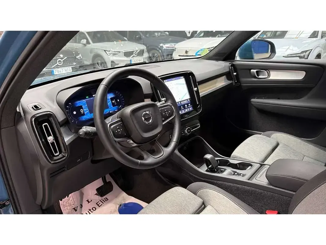 Usado Volvo XC40 Core 2024 Azul SUV