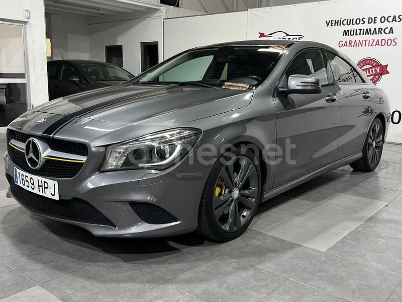 Usado Mercedes CLA180 AMG line 122 CV (89 kW) 2013 Gris / plata Berlina
