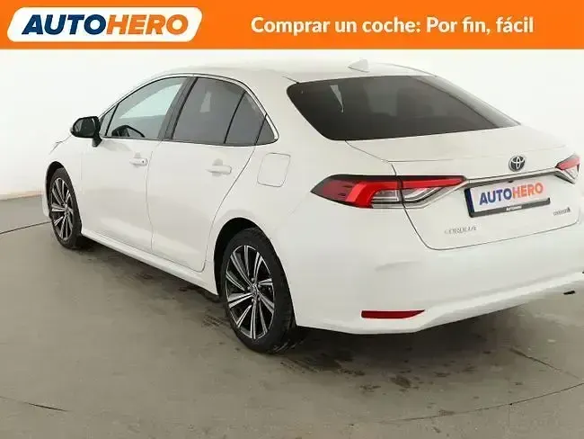 Usado Toyota Corolla Style 122 CV (89 kW) 2022 Blanco Berlina