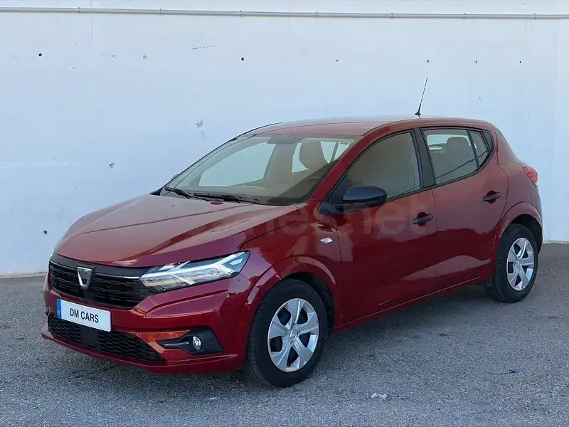 Usado Dacia Sandero Comfort 91 CV (66 kW) 2022 Granate Berlina