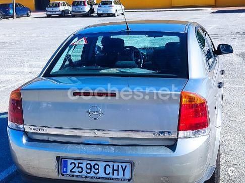 Gris / plata Usado 2003 Opel Vectra Club Berlina | 1500 € (Precio justo) - Imagen 1/4