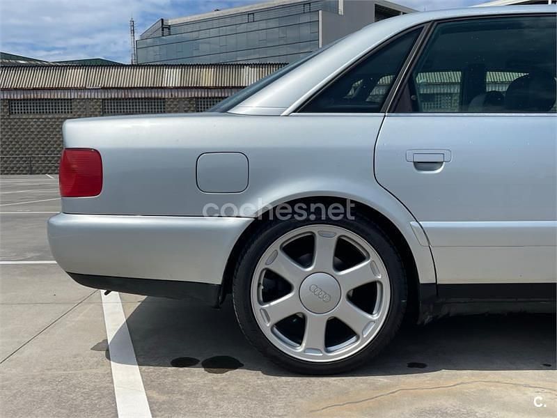 Usado Audi S6 230 CV (169 kW) 1997 Gris / plata Berlina