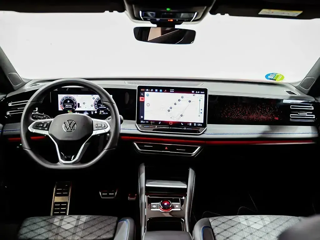 Usado VW Tiguan R-line 150 CV (110 kW) 2025 Blanco SUV