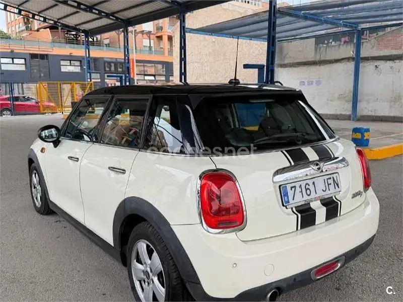Usado Mini Cooper D 116 CV (85 kW) 2015 Beige Utilitario
