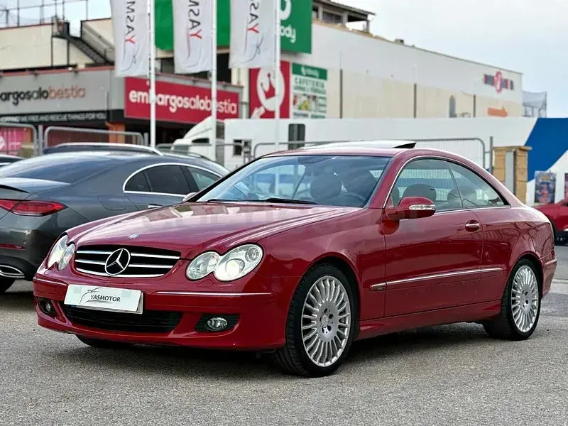 Usado Mercedes CLK320 Avantgarde 224 CV (164 kW) 2007 Rojo Coupe