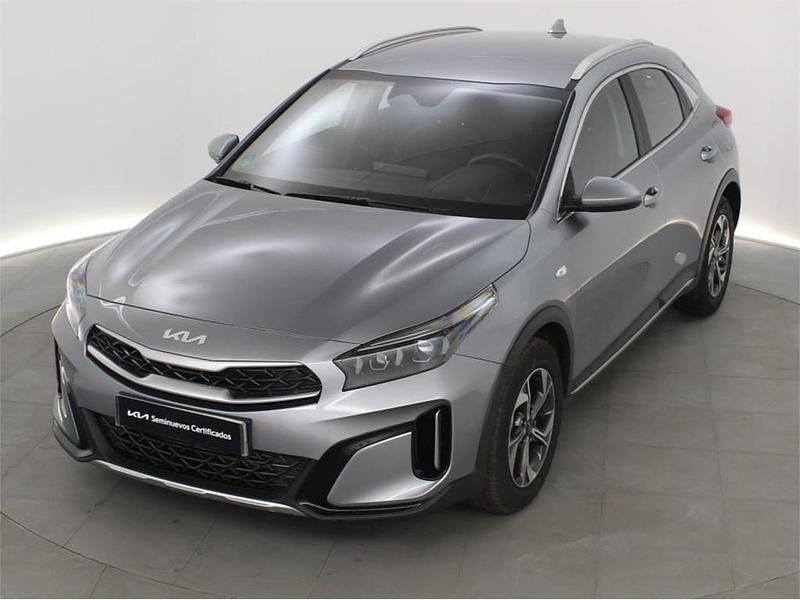 Usado Kia XCeed 100 CV (73 kW) 2025 Gris plata SUV