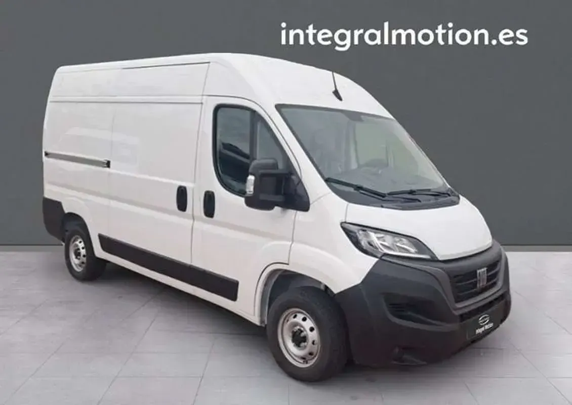 Usado Fiat Ducato 140 CV (102 kW) 2023 Blanco Van