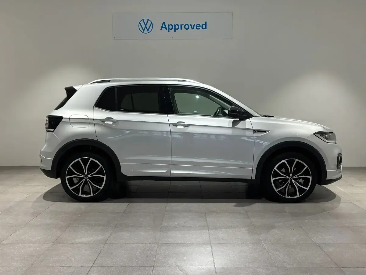 Usado VW T-Cross R-line 115 CV (84 kW) 2025 Gris SUV