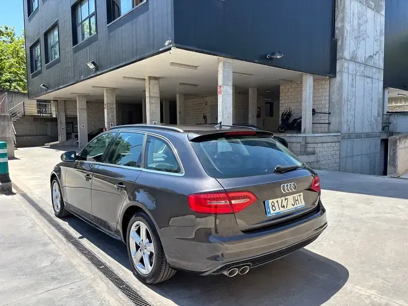 Usado Audi A4 S-Line 150 CV (110 kW) 2015 Gris / plata Familiar