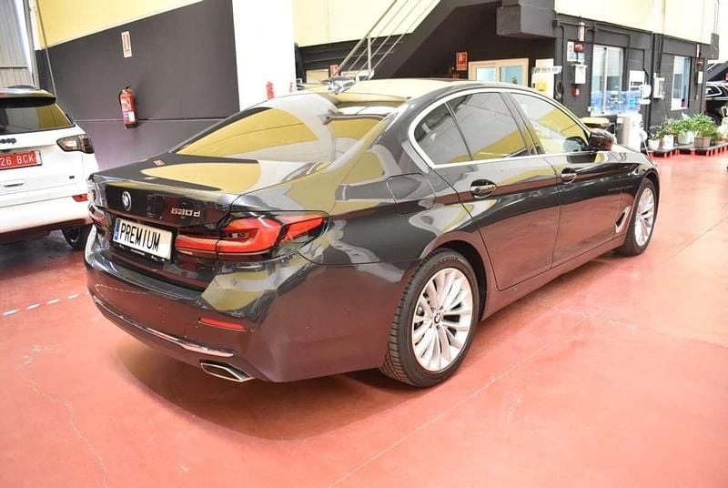Usado BMW 530 Luxury Line 286 CV (210 kW) 2021 Gris Berlina