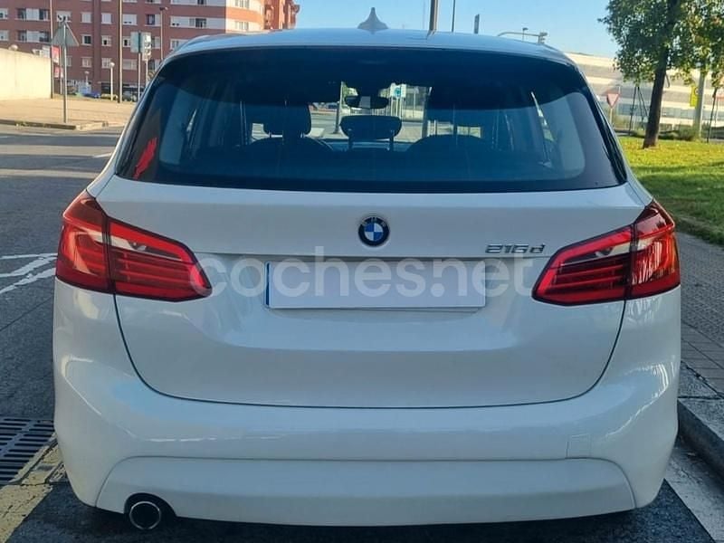 Usado BMW 216 Active Tourer 116 CV (85 kW) 2015 Blanco Monovolumen