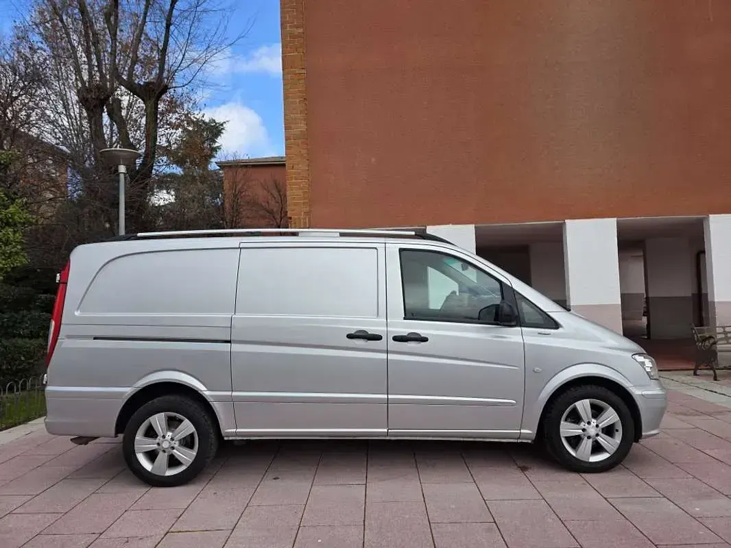 Usado Mercedes Vito 224 CV (164 kW) 2014 Gris Van