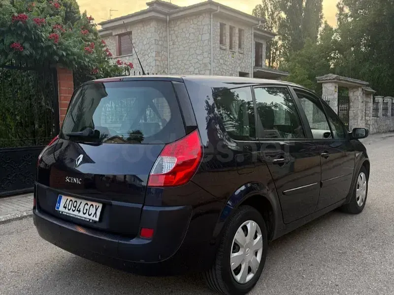 Usado Renault Grand Scénic II Business 105 CV (77 kW) 2009 Azul Monovolumen